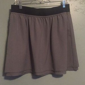 LOFT skirt Sz 8 w/ pockets & elastic waistband!